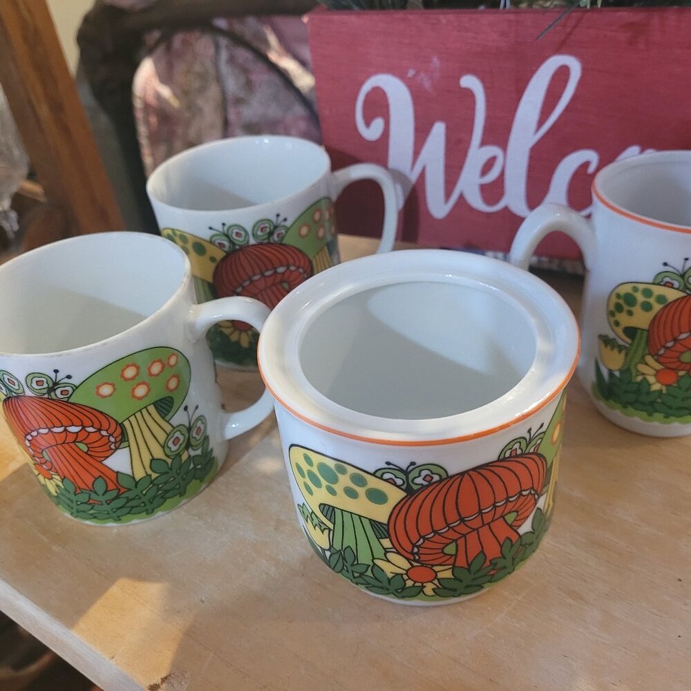 Vintage Price Import (Japan) 70's Mushroom Misc Pieces